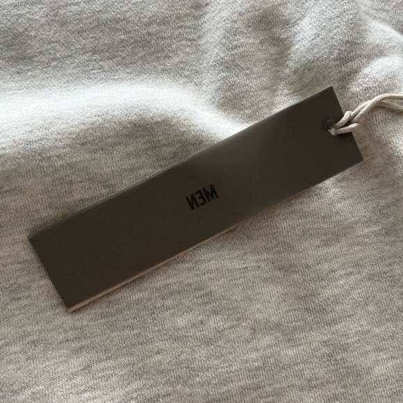 (SOLD) Essentials Fear of God Relaxed Crewneck - Picture 11 of 15
